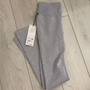 Alo Leggings